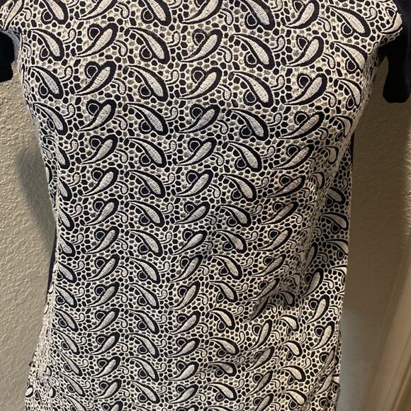 J. Crew Women’s Crew Neck Paisley Teardrop Eyelet T-Shirt Navy White Sz Sm - Picture 2 of 8
